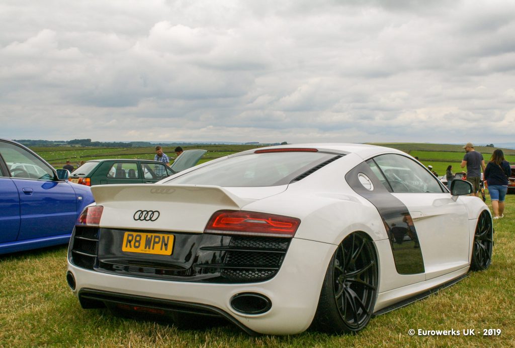 V8 Audi R8 White